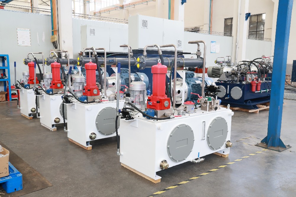 300噸壓力機油缸拓寬重工行業(yè)應(yīng)用新領(lǐng)域